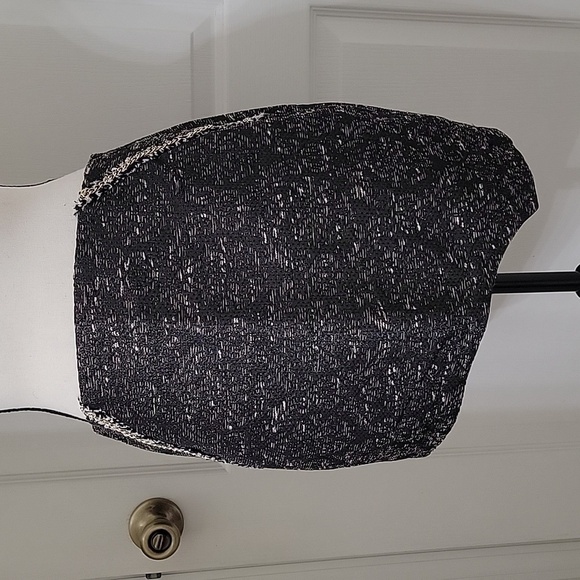 English Rose Size M Black & Gold Boucle Asymmetric Hem Mini Skirt, EUC - Picture 1 of 14